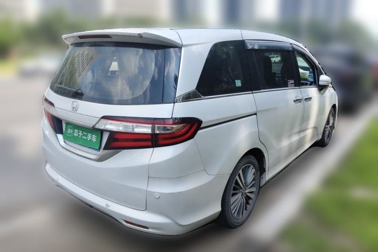 Used Honda Odyssey 2018 2.4L Luxury Edition Rear Right 45 Deg