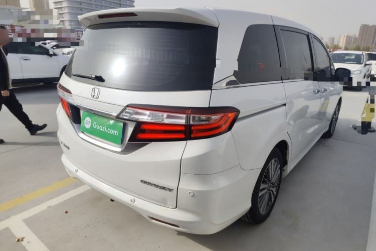 Used Honda Odyssey 2018 2.4L Luxury Edition Rear Right 45 Deg