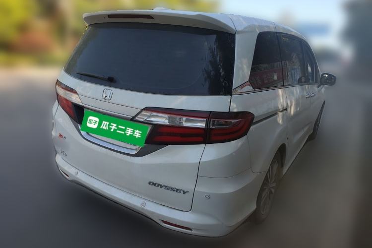 Used Honda Odyssey 2018 2.4L Luxury Edition Rear Right 45 Deg