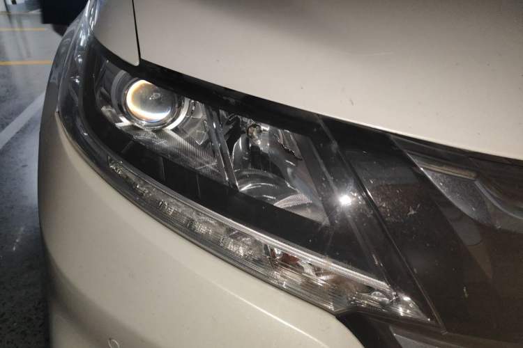 Used Honda Odyssey 2018 2.4L Luxury Edition Right Front Headlight