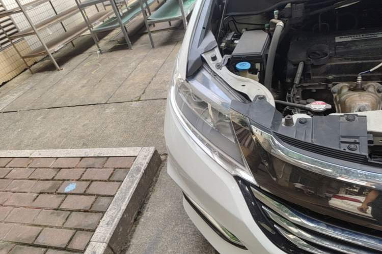 Used Honda Odyssey 2018 2.4L Smart Edition Right Front Headlight