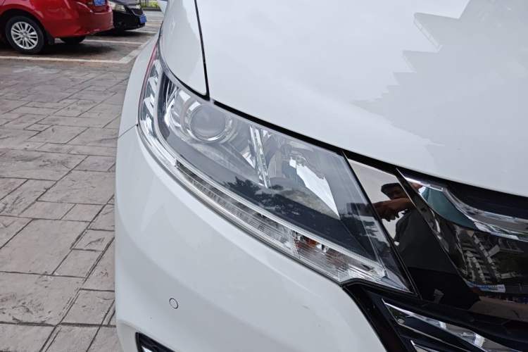 Used Honda Odyssey 2018 2.4L Luxury Edition Right Front Headlight