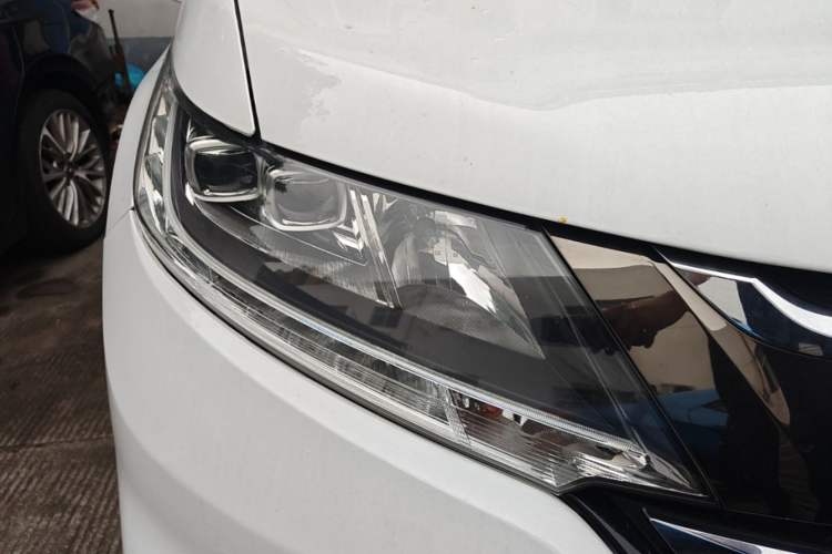 Used Honda Odyssey 2018 2.4L Supreme Edition Right Front Headlight