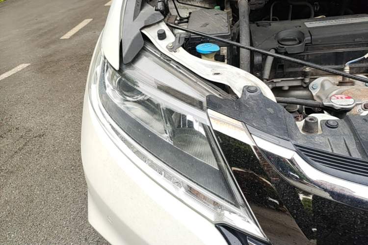 Used Honda Odyssey 2018 2.4L Luxury Edition Right Front Headlight