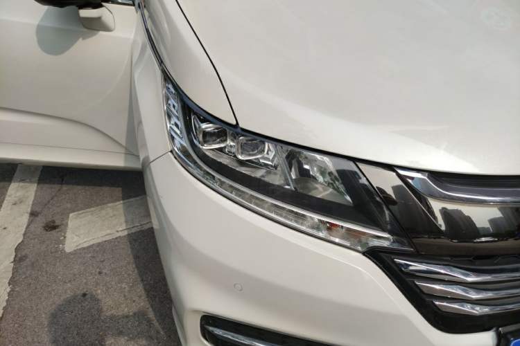 Used Honda Odyssey 2018 2.4L Smart Edition Right Front Headlight