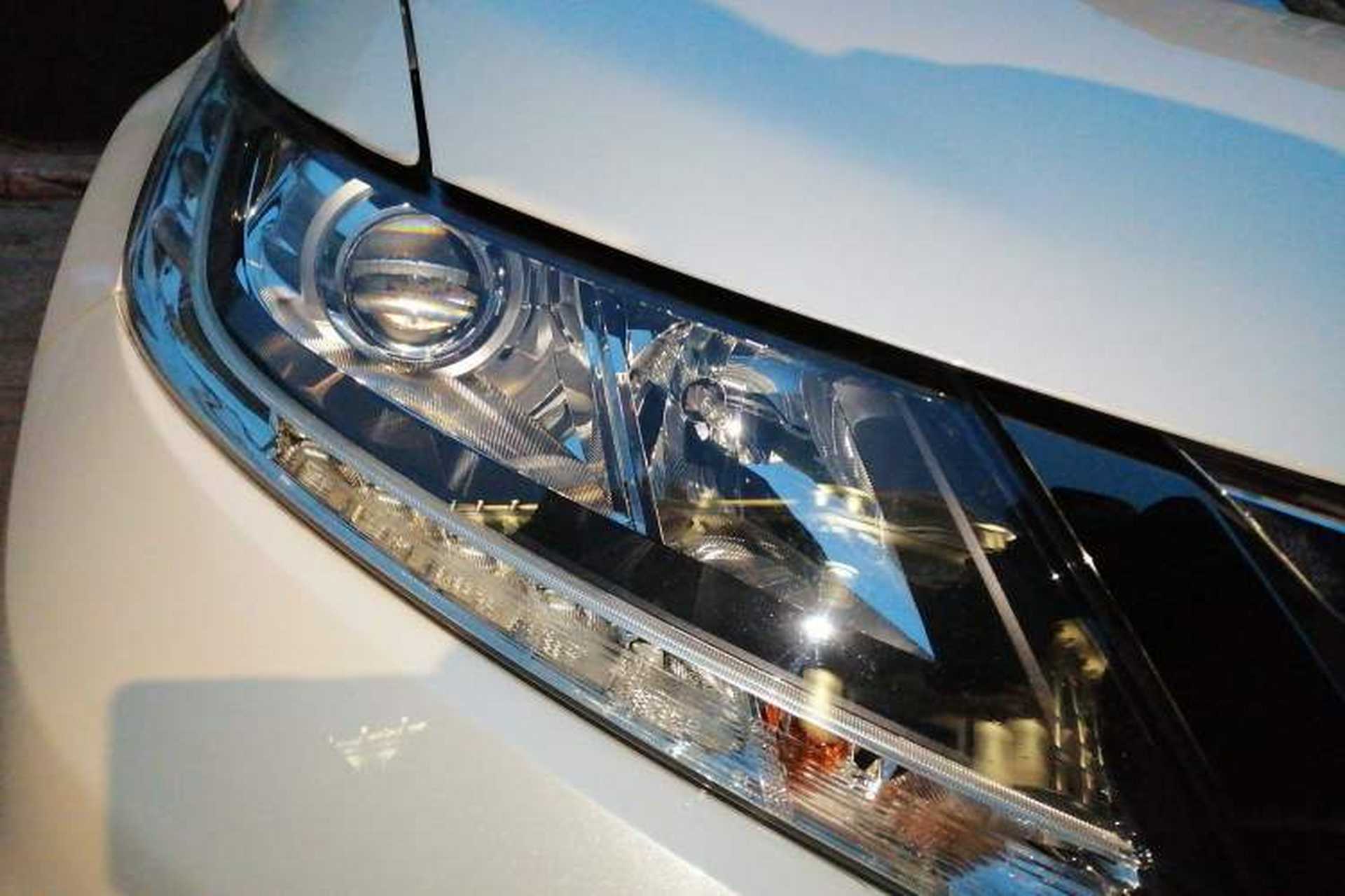 Used Honda Odyssey 2018 2.4L Luxury Edition Right Front Headlight
