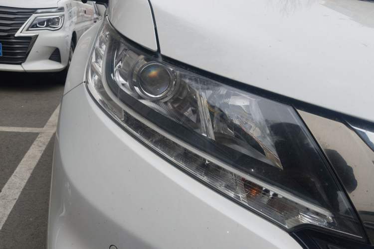 Used Honda Odyssey 2018 2.4L Luxury Edition Right Front Headlight