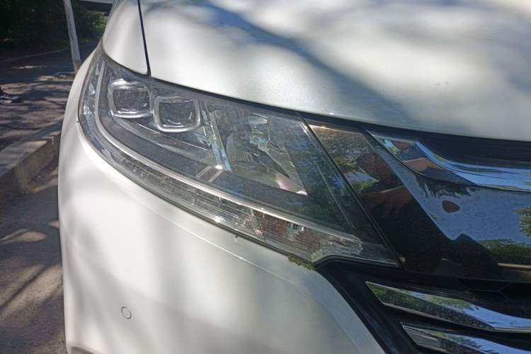 Used Honda Odyssey 2018 2.4L Smart Edition Right Front Headlight