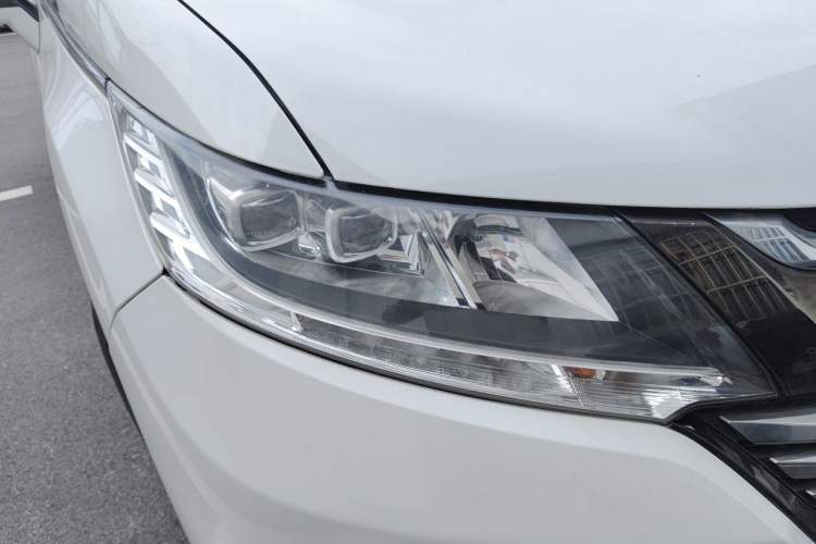 Used Honda Odyssey 2018 2.4L Smart Edition Right Front Headlight