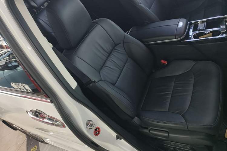 Used Honda Odyssey 2018 2.4L Luxury Edition Right Front Seat