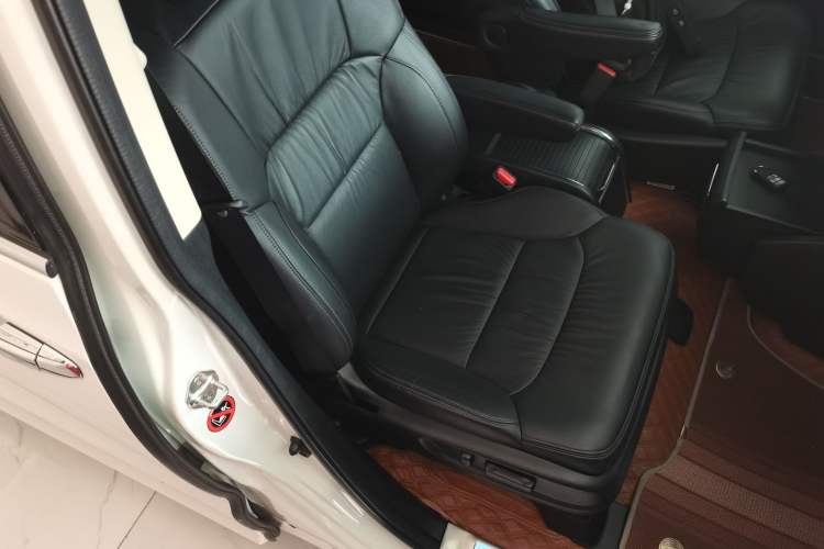 Used Honda Odyssey 2018 2.4L Smart Edition Right Front Seat