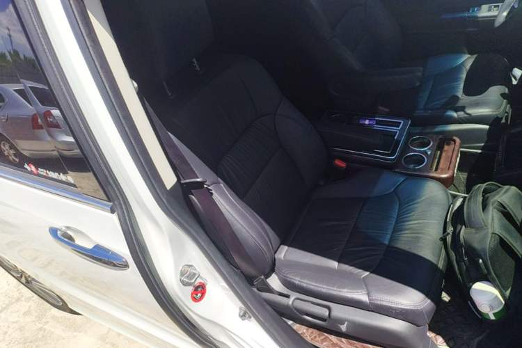 Used Honda Odyssey 2018 2.4L Luxury Edition Right Front Seat