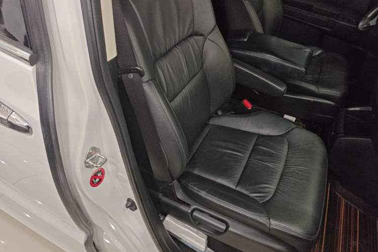 Used Honda Odyssey 2018 2.4L Luxury Edition Right Front Seat