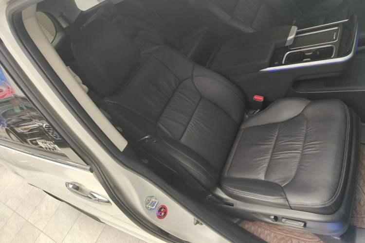Used Honda Odyssey 2018 2.4L Prestige Edition Right Front Seat