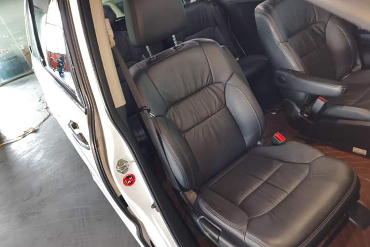 Used Honda Odyssey 2018 2.4L Luxury Edition Right Front Seat