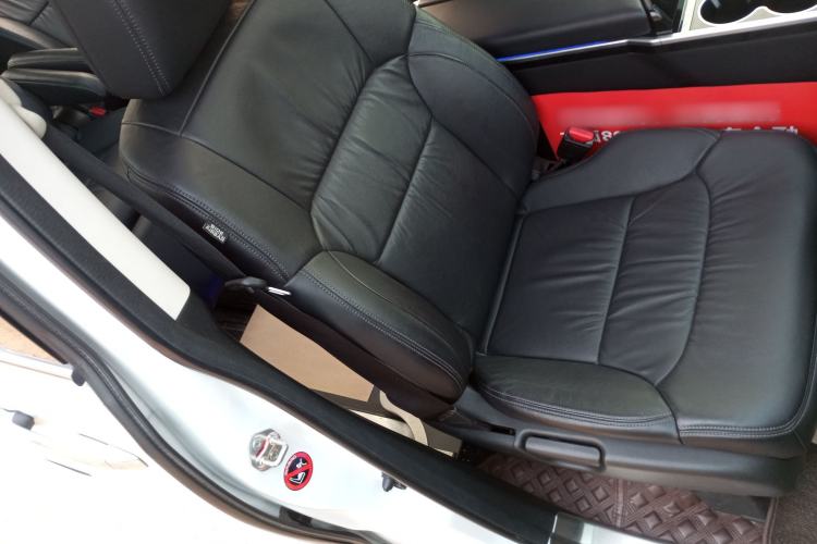 Used Honda Odyssey 2018 2.4L Luxury Edition Right Front Seat