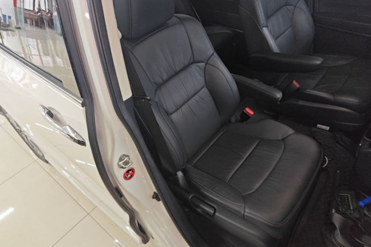 Used Honda Odyssey 2018 2.4L Luxury Edition Right Front Seat