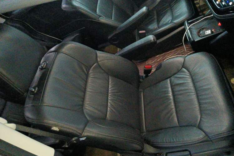 Used Honda Odyssey 2018 2.4L Luxury Edition Right Front Seat