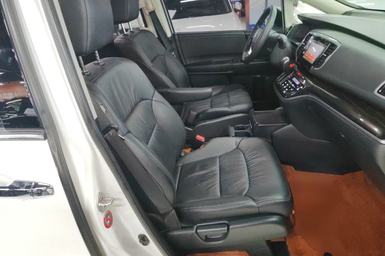 Used Honda Odyssey 2018 2.4L Luxury Edition Right Front Seat