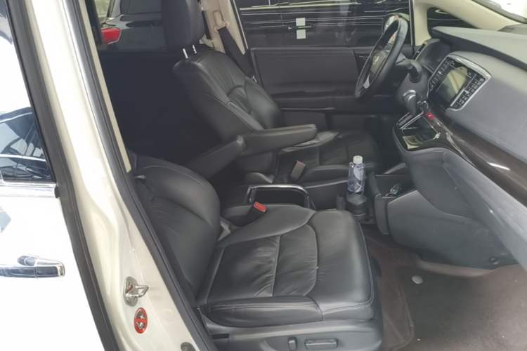 Used Honda Odyssey 2018 2.4L Smart Edition Right Front Seat