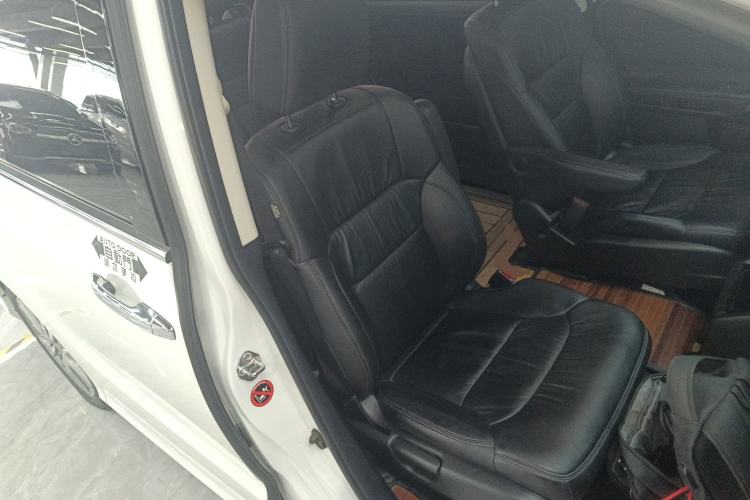 Used Honda Odyssey 2018 2.4L Luxury Edition Right Front Seat