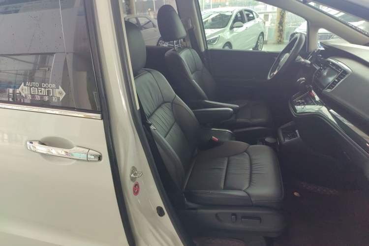 Used Honda Odyssey 2018 2.4L Smart Edition Right Front Seat