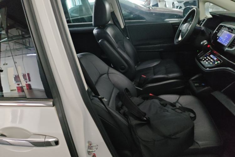Used Honda Odyssey 2018 2.4L Luxury Edition Right Front Seat