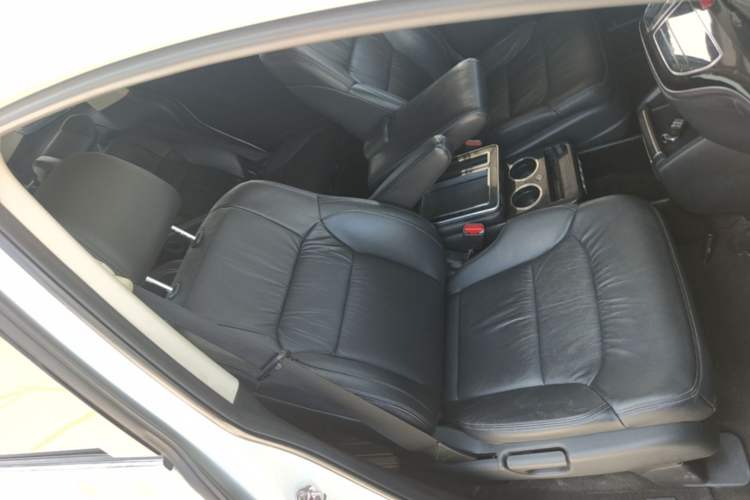 Used Honda Odyssey 2018 2.4L Luxury Edition Right Front Seat