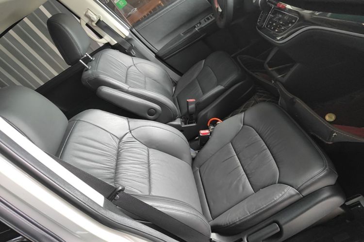 Used Honda Odyssey 2018 2.4L Luxury Edition Right Front Seat
