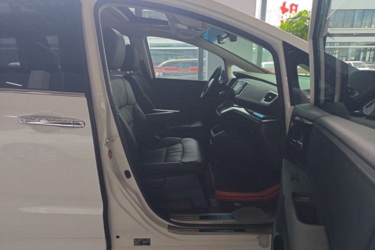 Used Honda Odyssey 2018 2.4L Luxury Edition Right Front Seat