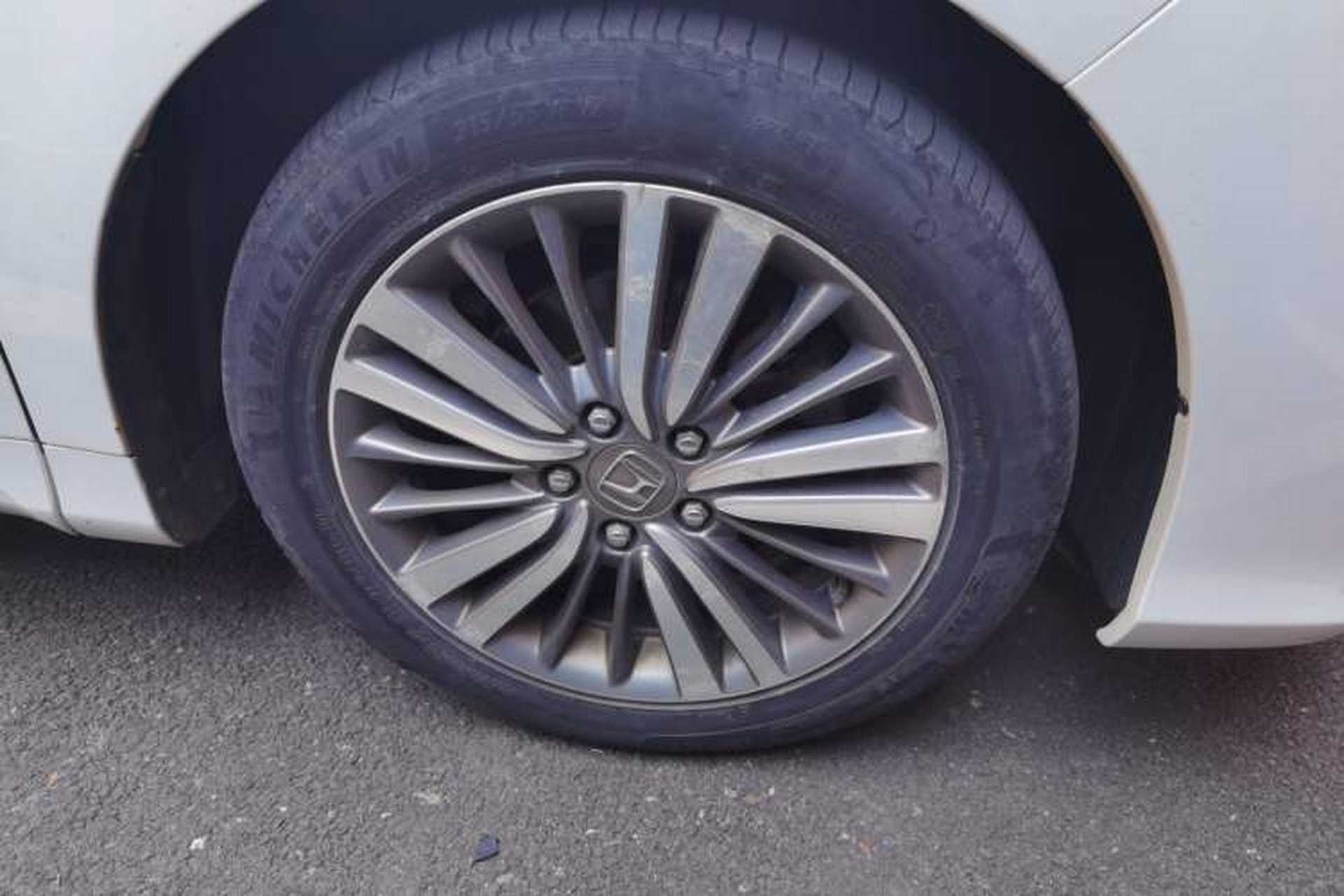 Used Honda Odyssey 2018 2.4L Luxury Edition Right Front Wheel Hub