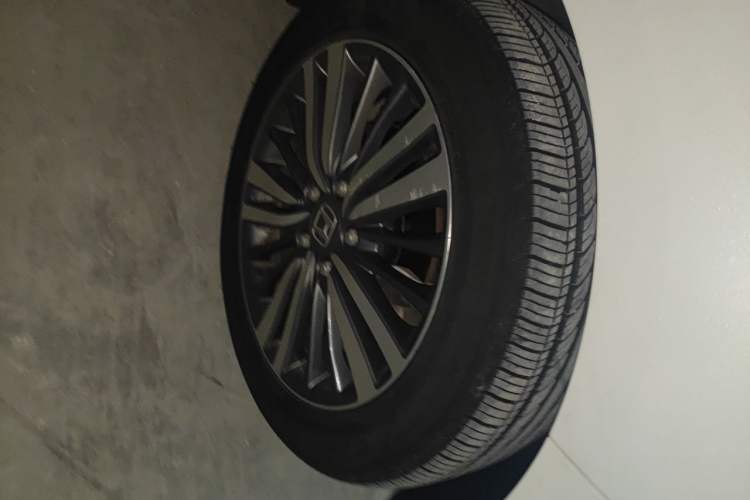 Used Honda Odyssey 2018 2.4L Smart Edition Right Front Wheel Hub