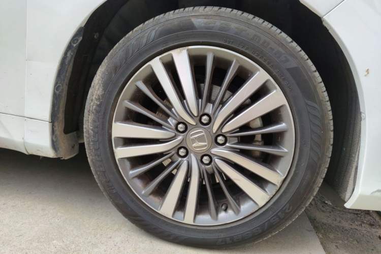 Used Honda Odyssey 2018 2.4L Smart Edition Right Front Wheel Hub