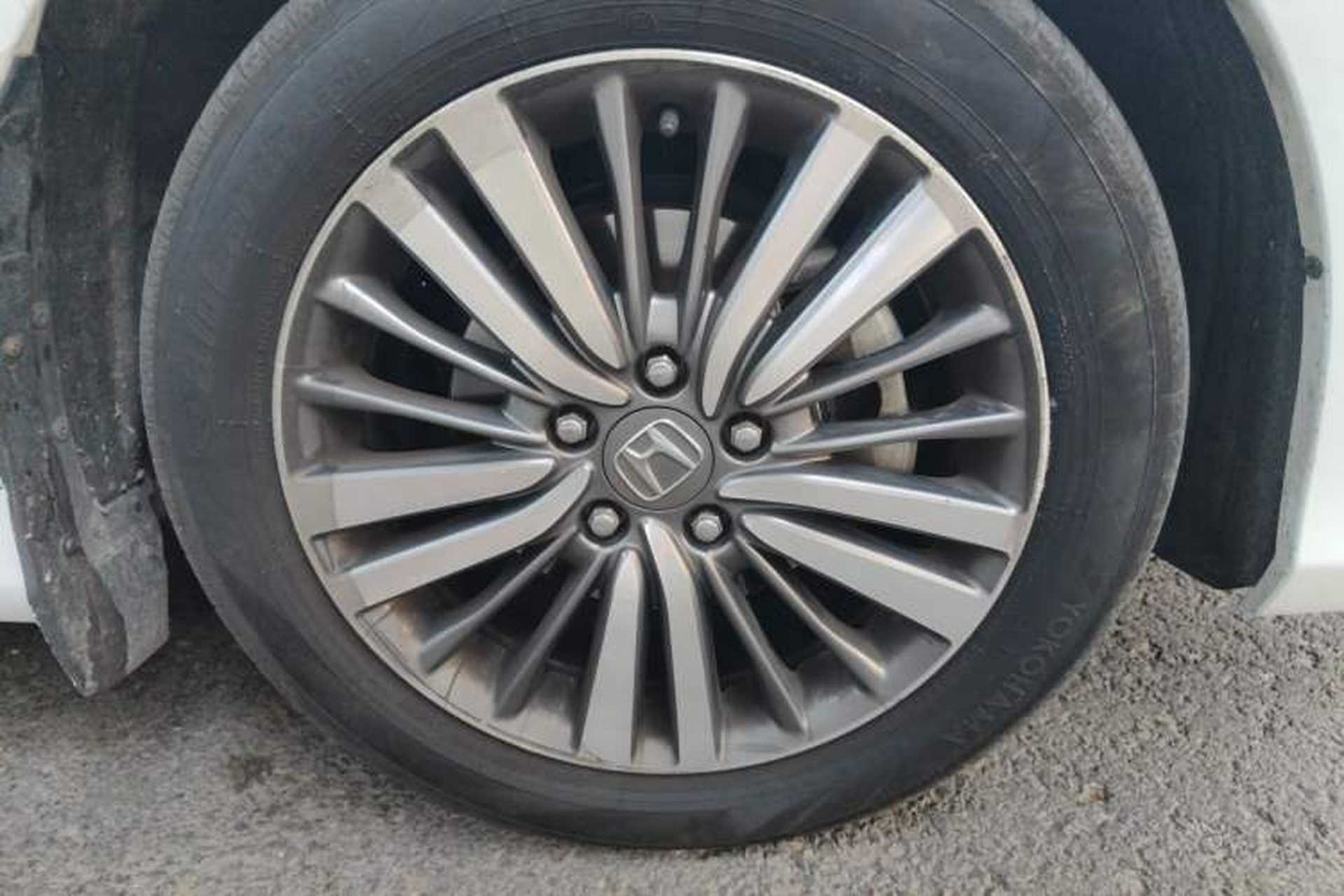 Used Honda Odyssey 2018 2.4L Luxury Edition Right Front Wheel Hub
