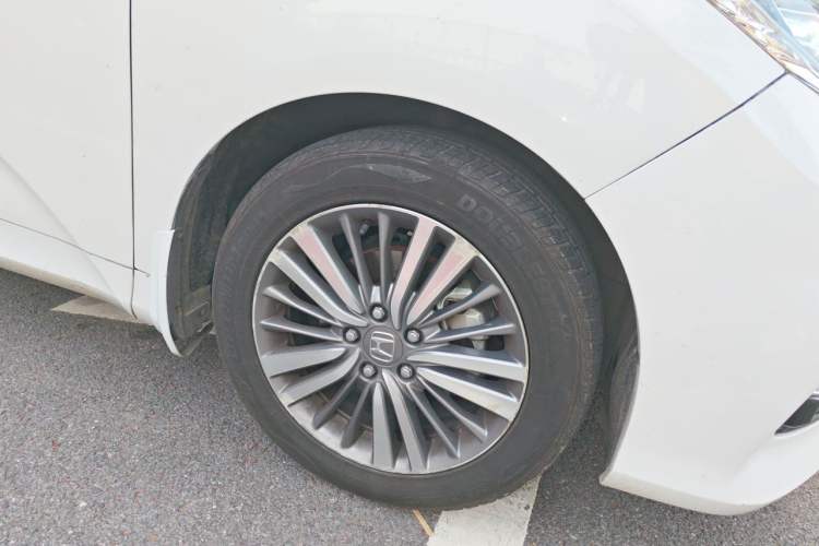 Used Honda Odyssey 2018 2.4L Luxury Edition Right Front Wheel Hub