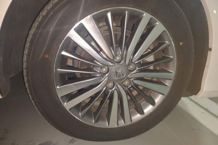 Used Honda Odyssey 2018 2.4L Smart Edition Right Front Wheel Hub