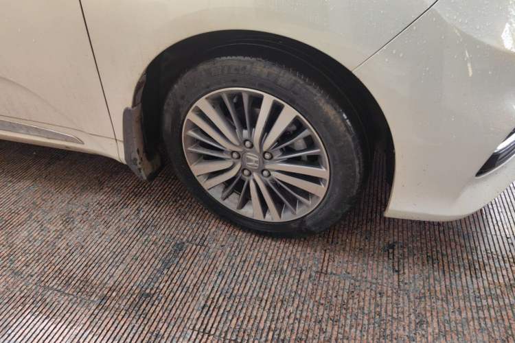 Used Honda Odyssey 2018 2.4L Luxury Edition Right Front Wheel Hub