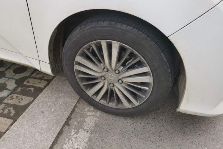 Used Honda Odyssey 2018 2.4L Luxury Edition Right Front Wheel Hub