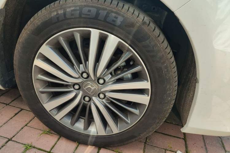 Used Honda Odyssey 2018 2.4L Smart Edition Right Front Wheel Hub