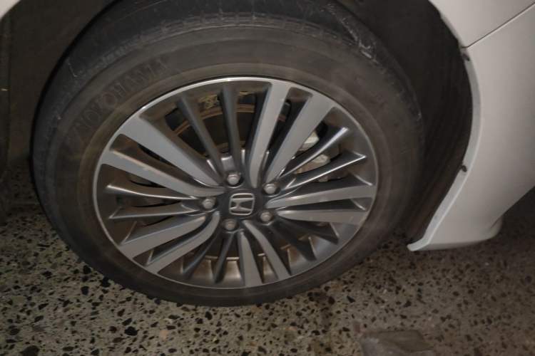 Used Honda Odyssey 2018 2.4L Luxury Edition Right Front Wheel Hub