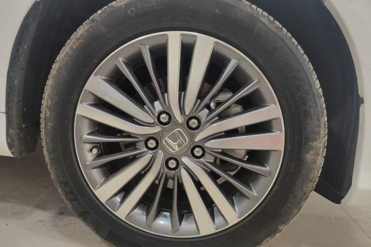Used Honda Odyssey 2018 2.4L Smart Edition Right Front Wheel Hub