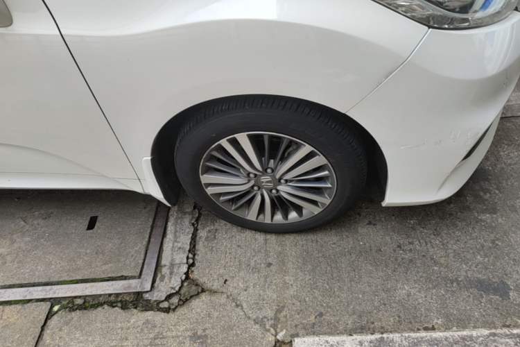 Used Honda Odyssey 2018 2.4L Smart Edition Right Front Wheel Hub