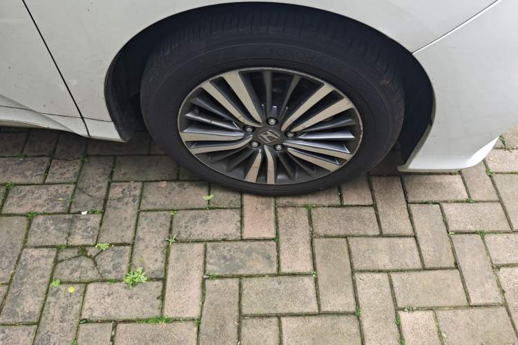 Used Honda Odyssey 2018 2.4L Smart Edition Right Front Wheel Hub