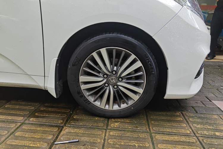 Used Honda Odyssey 2018 2.4L Supreme Edition Right Front Wheel Hub