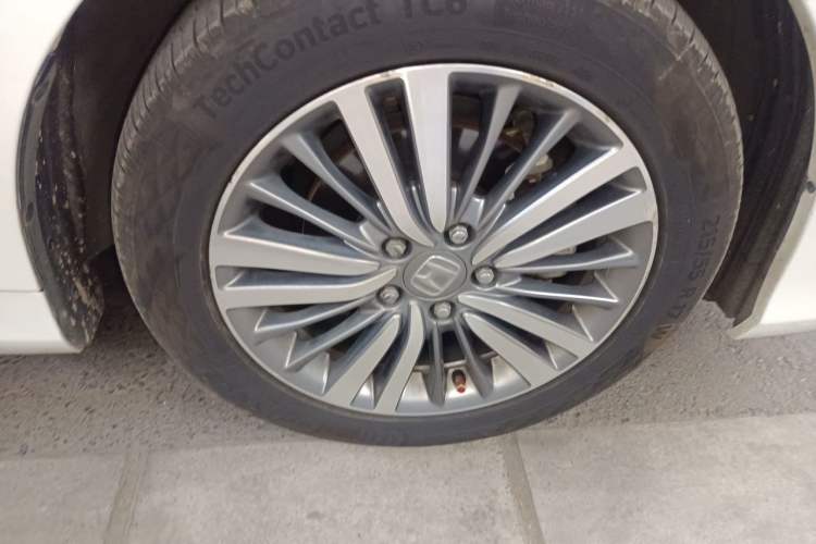 Used Honda Odyssey 2018 2.4L Luxury Edition Right Front Wheel Hub