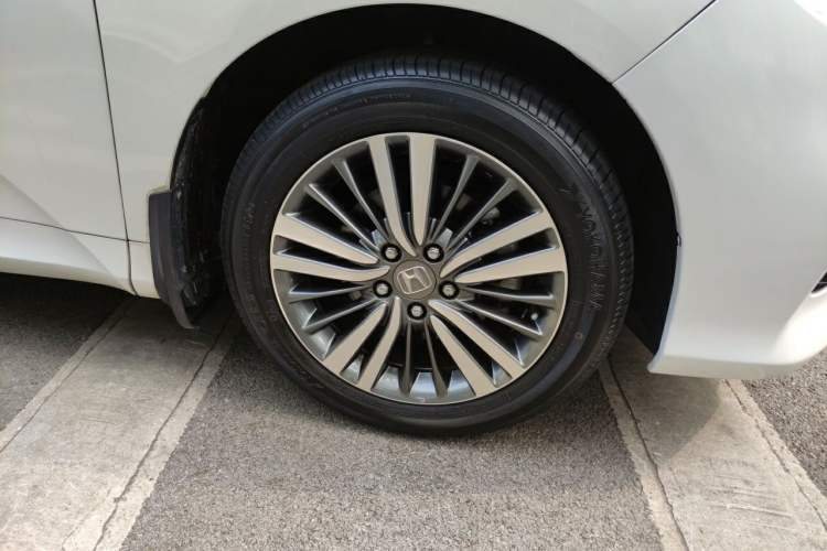 Used Honda Odyssey 2018 2.4L Smart Edition Right Front Wheel Hub
