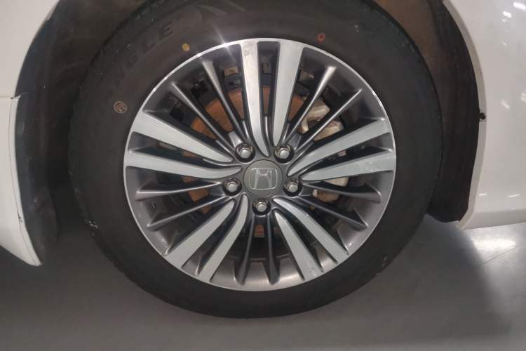 Used Honda Odyssey 2018 2.4L Smart Edition Right Front Wheel Hub