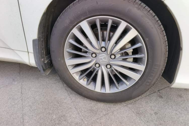 Used Honda Odyssey 2018 2.4L Prestige Edition Right Front Wheel Hub