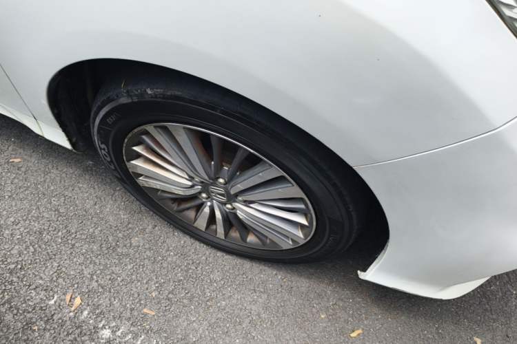 Used Honda Odyssey 2018 2.4L Luxury Edition Right Front Wheel Hub