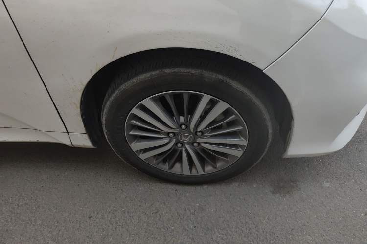 Used Honda Odyssey 2018 2.4L Luxury Edition Right Front Wheel Hub